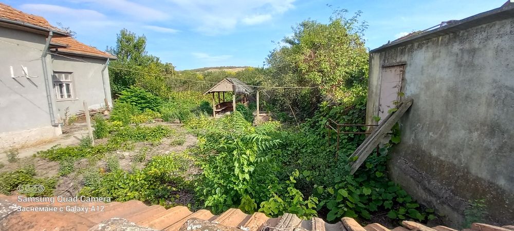 Къща в село Асеново двор 1.5 декара