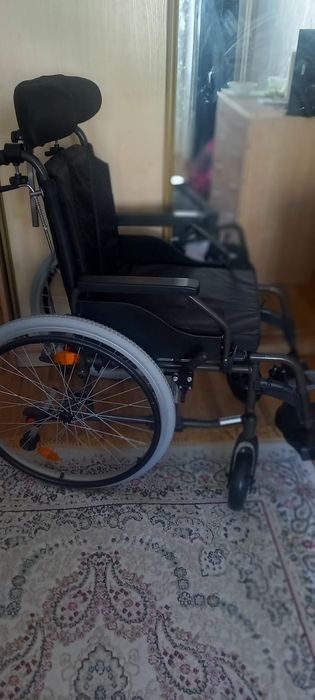 Инвалидная коляска (коляска для инвалидов)