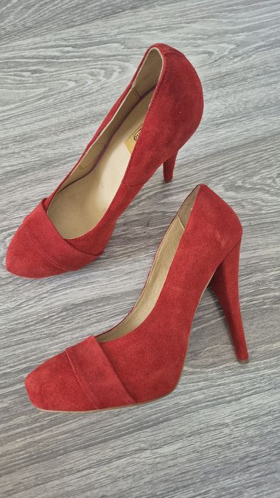 Pantofi 39 piele roșie Noi