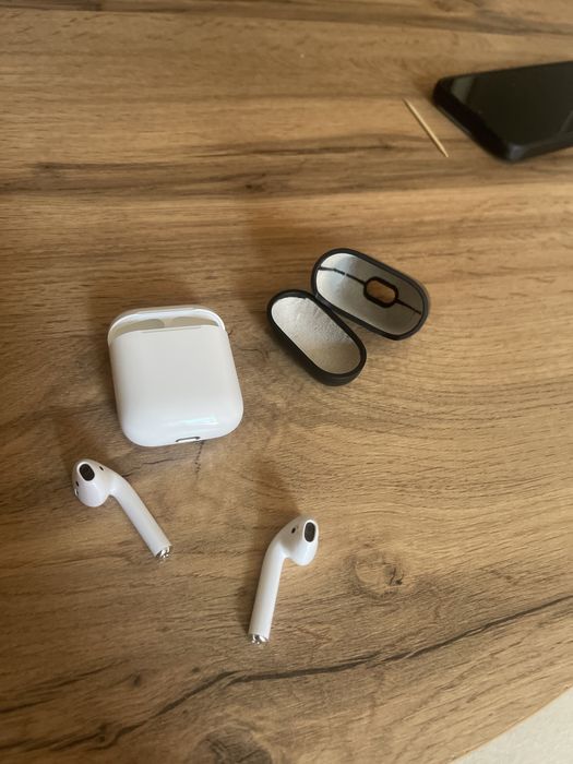 Airpods продается
