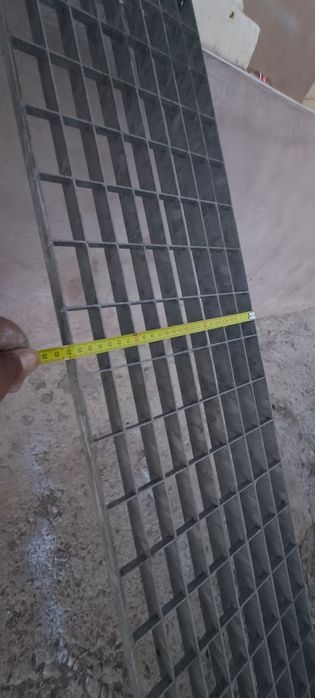 Grilaje-trepte zincate 125x27