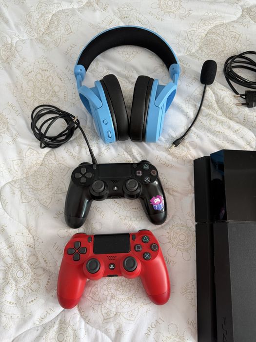 Продавам Play Station 4