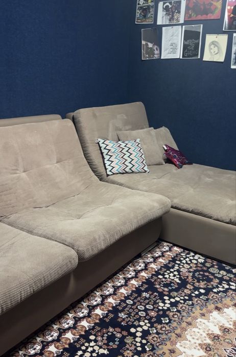 Бежевый диван трансформер