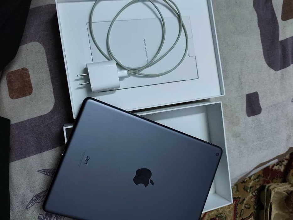 iPad 9-го поколения, 256 ГБ.