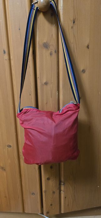 Geaca windbreaker impachetabila. Marimea L