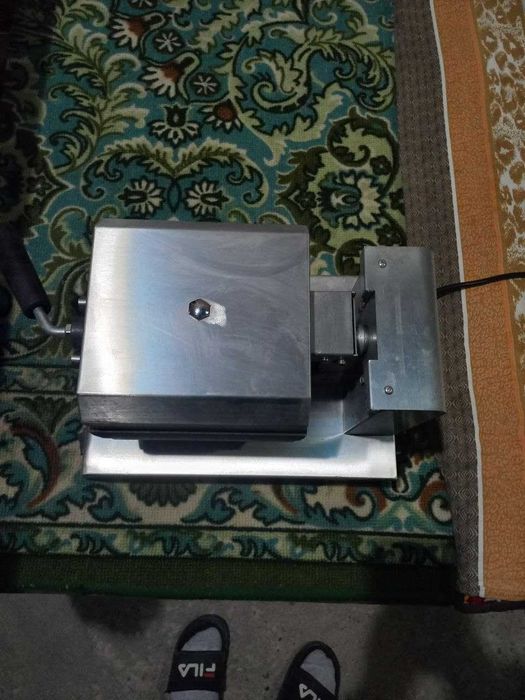 Вафельный электропечь