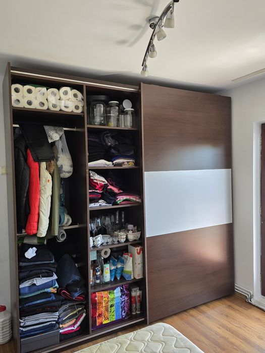 Vand mobila dormitor