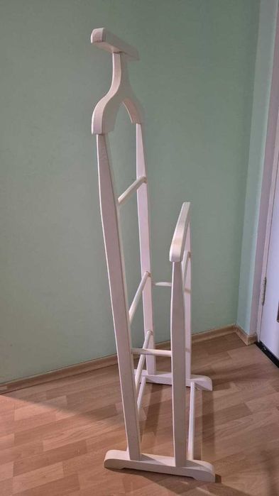 Продается напольная вешалка для одежды (костюмная)