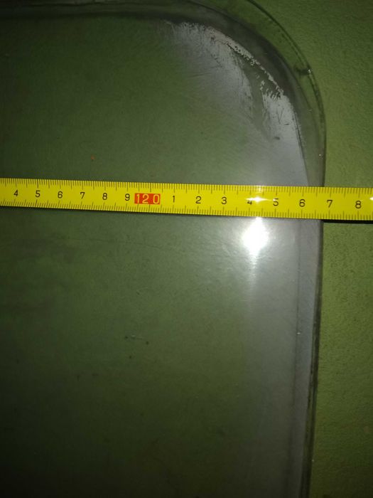 Продам Стекло д/авто 2 шт