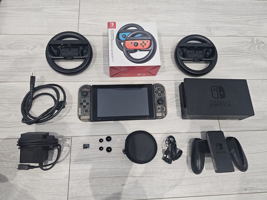 Vând consola Nintendo switch