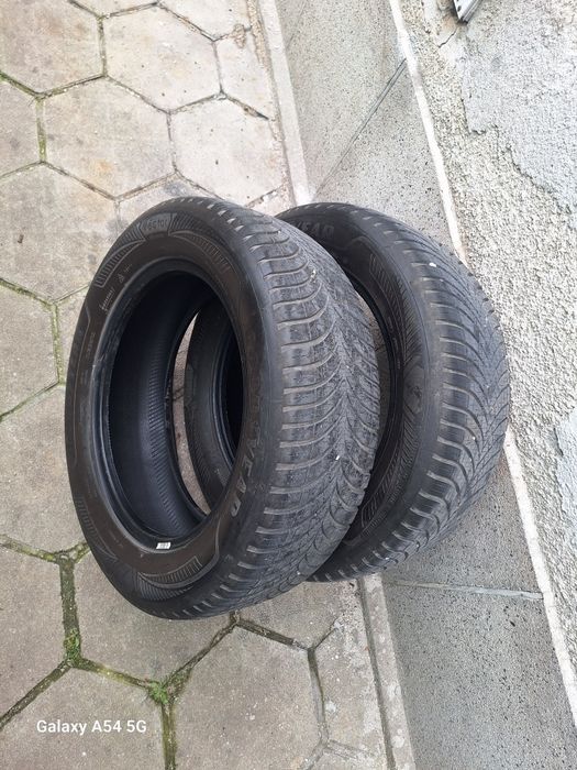 2бр 215/60/17 всесезонни Good Year