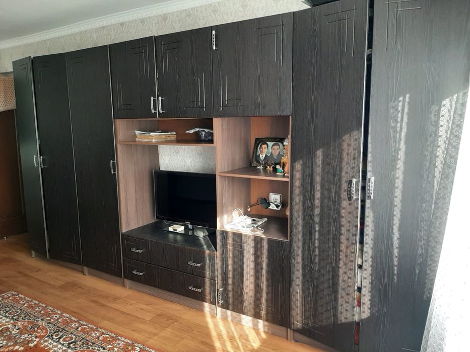 Шкаф для гостиной, спальни