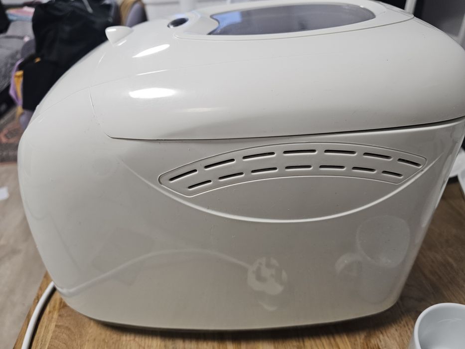 Masina de paine 1kg cu ustensile de masurat
