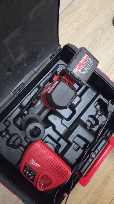 Milwaukee Rotopercutor m12