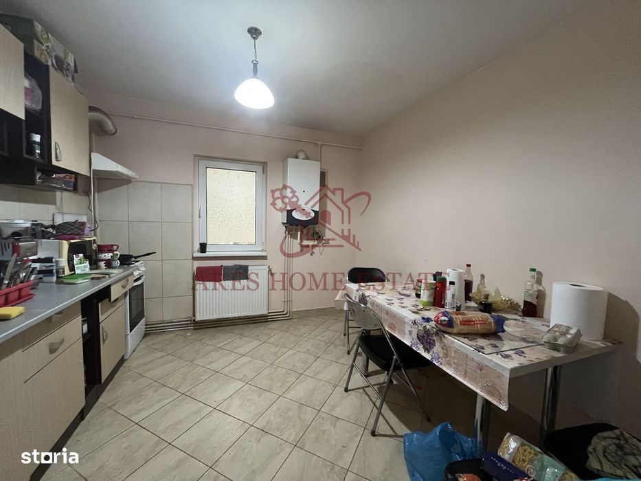 Etaj 2, centrala proprie, ideal pentru investitie - Complex