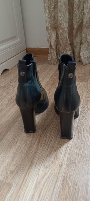 Продам осенние сапожки