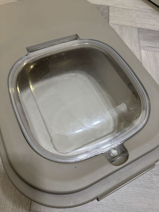 Продам контейнер для корма