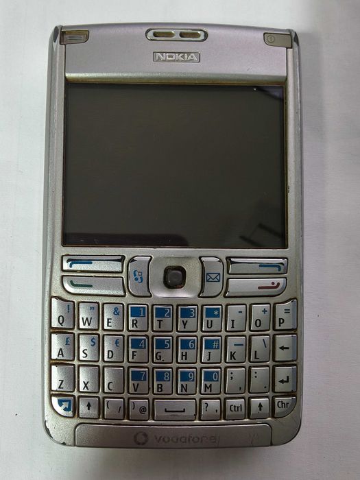 Nokia E61 RM-89, codat Vodafone, made in Finland. Cu încărcător!