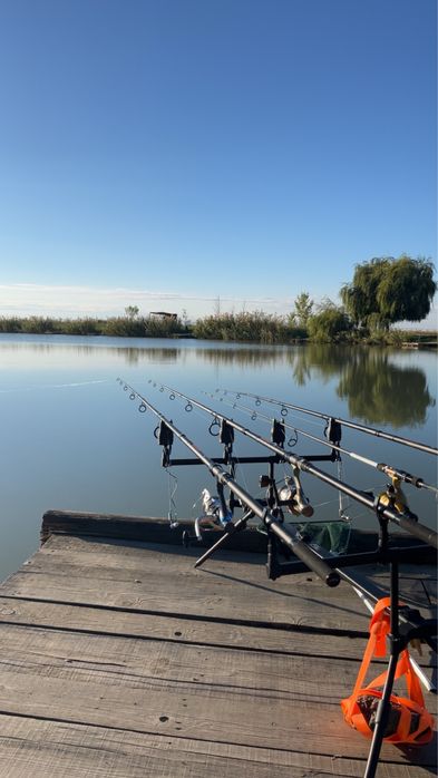 CADOU 2 lansete -Rod Pod de pescuit – stabil, reglabil și gata de baltă!