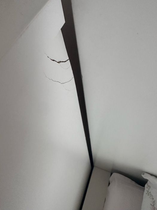 Скрин Malm Ikea с четири чекмеджета