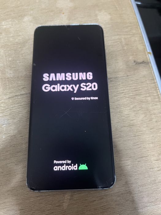 Обменаю samsung s20