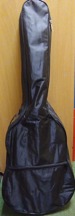 Продаю акустическую гитару