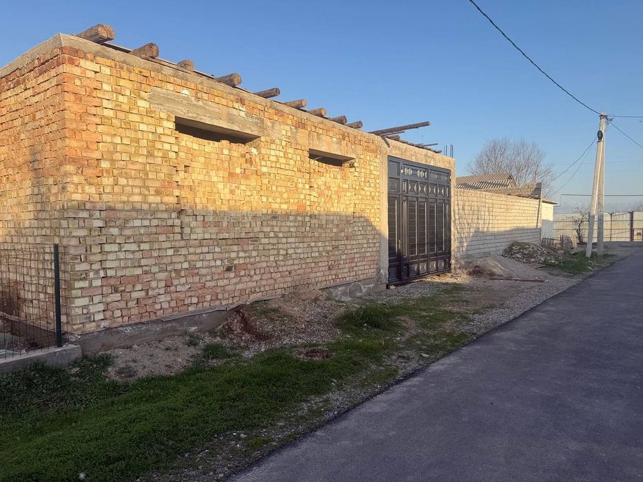 Курил битирилмаган уй сотилади кадастре бор