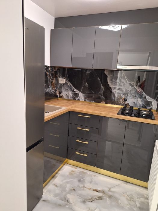 Închiriez apartament