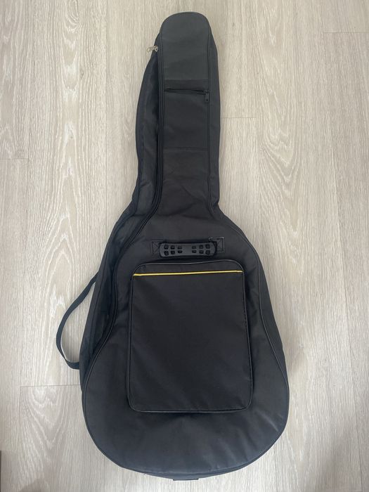 Husa pentru chitara in starea foarte buna