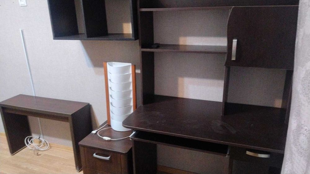продам стол письменный, под компьютер