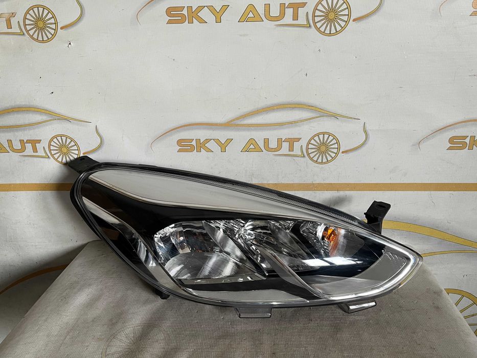 Far dreapta Ford Fiesta dupa 2017 cod H1BB-13W029-AE