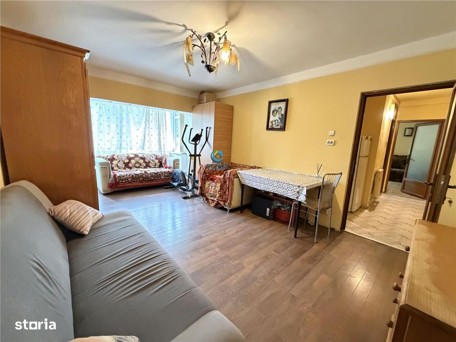 Vanzare apartament 2 camere decomandat, etaj 1, intrare Racadau