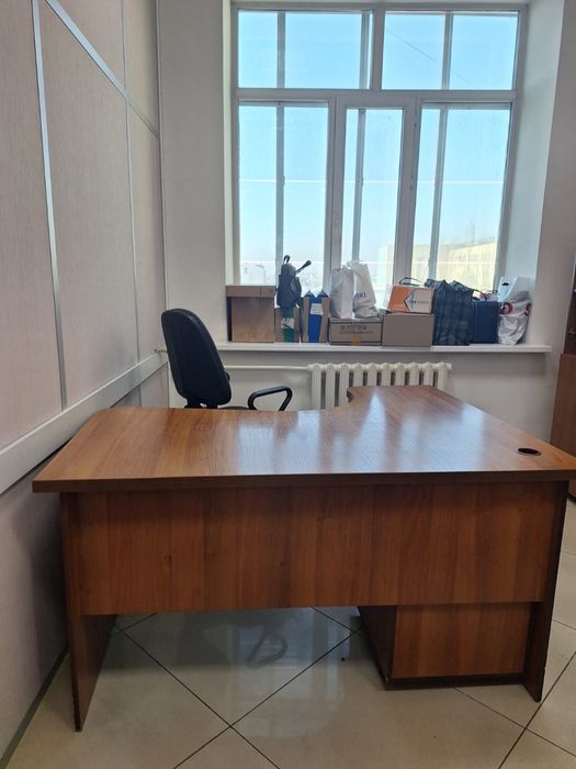 Продам офисный стол