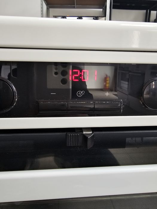 Свободностояща печка с керамичени котлони Voss Electrolux  74L