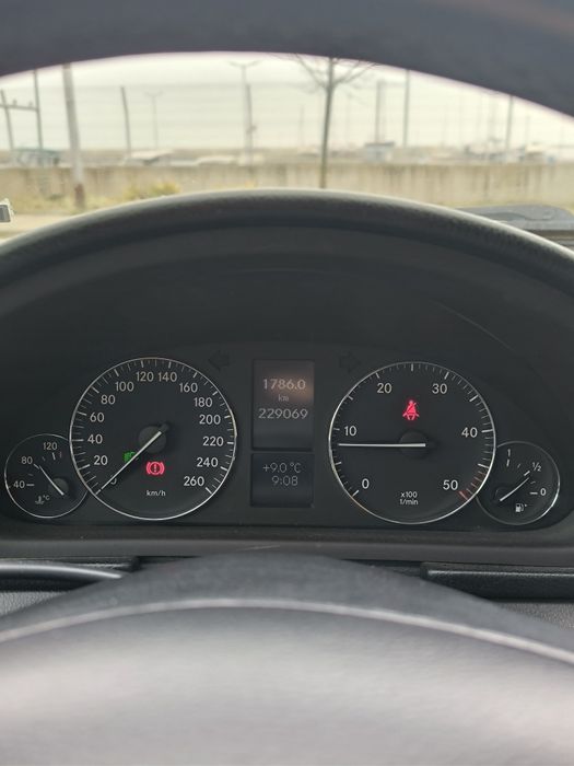 Mercedes C200 2.2