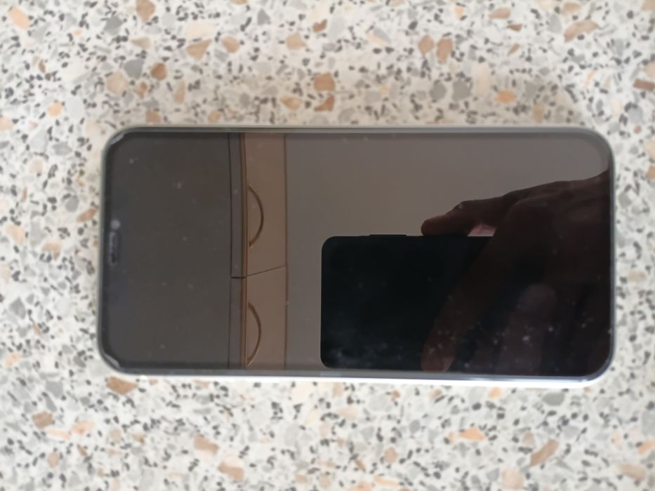Iphone 11 в хорошем состояни