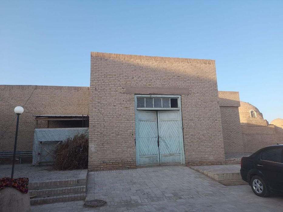 Ichon qal'ada mehmonxona uchun bino sotiladi