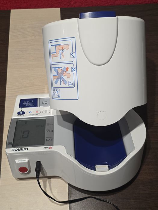 Aparat masurat tensiunea arteriala  Omron i-q142 Intellisense