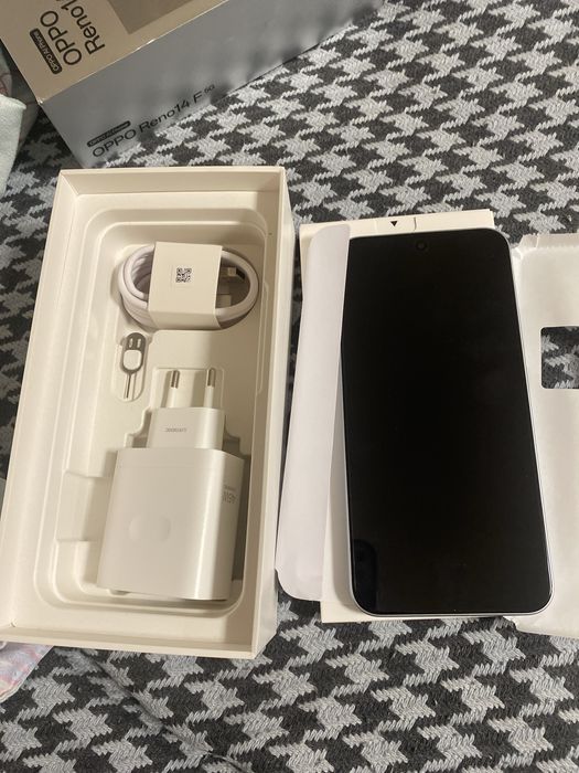 новый смартфон oppo reno 14.