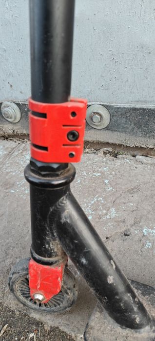 Продаю самокат,стоял в гараже,состояние нормальное