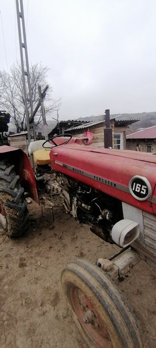 Vând tractor Massey ferguson 165