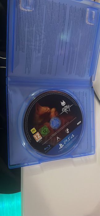 Продавам играта Stray ps4 версия  за 15€