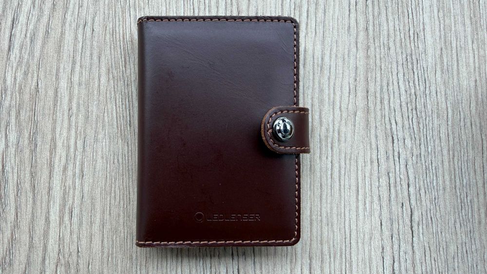 Portofel Ledlenser Lite Wallet cu Lanternă LED - Piele Naturală - Nou