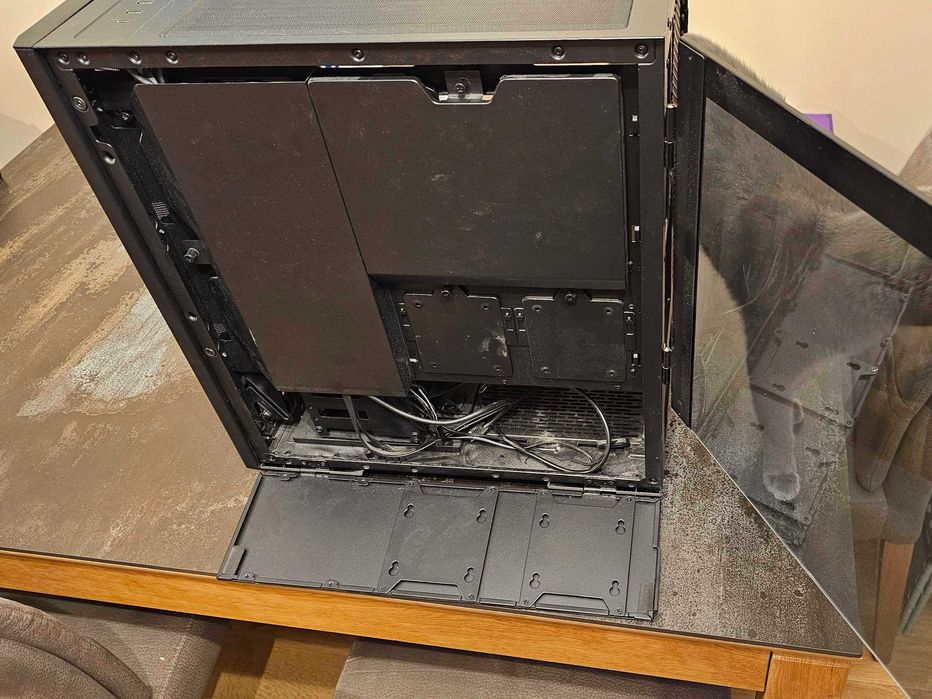 Кутия LianLi Lancool 2 Mesh + Vertical GPU bracket + USB-C кабел