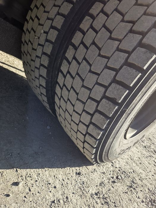 Camion Mercedes Atego  cu macara pentru materiale de construcții  AN 2001