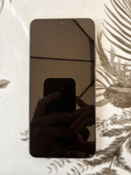 vand samsung s22+ in stare buna mici zgarieturi nu e spart