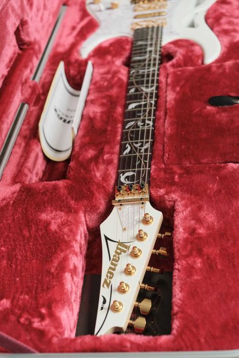 Ibanez PIA Steve Vai SW – Made in Japan – Отлично състояние