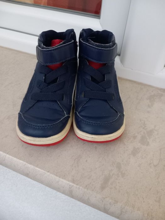 Маратонки за момиче Nike 27.5 и Puma 25