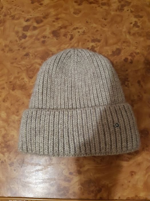 Шапка женскаяяяя