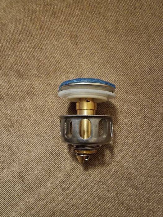 Пружинная пробка с сеткой